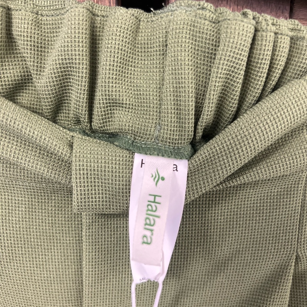 Halara Flex High Waisted Pocket Wide Leg Waffle Work Pants Loden Green Sz L NWT - Picture 6 of 9